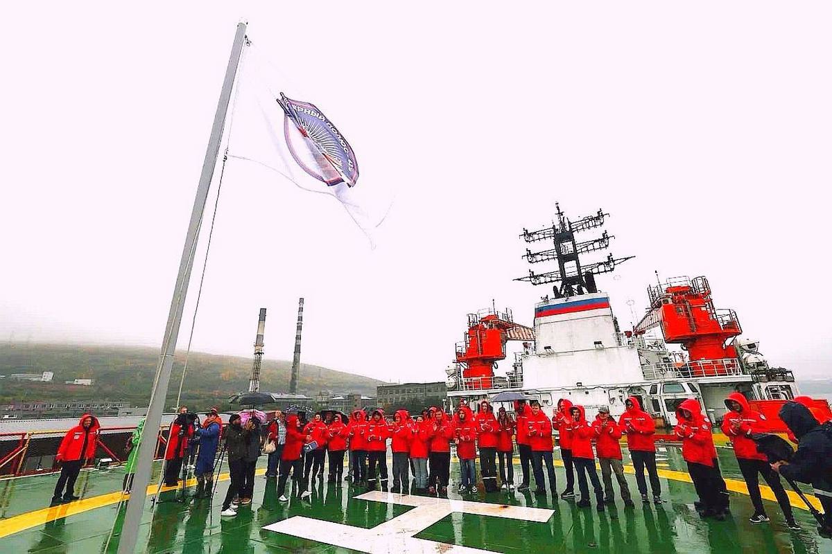 Экспедиция «Северный полюс-42» отправилась в Арктику