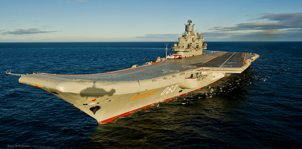 Авианосец «Адмирал Кузнецов» поставили в док для ремонта