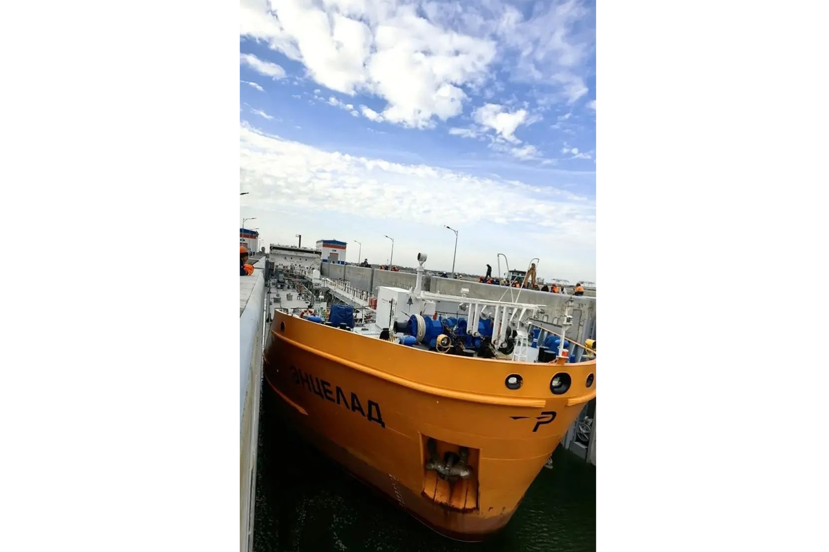 Первое шлюзование успешно: строительство Багаевского гидроузла ликвидирует лимитирующий участок в 646 км