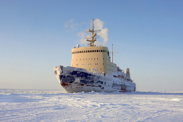 Ледоколы «Росморпорта» открыли сезон ледовых проводок в Белом море