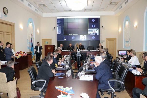 Предварительные итоги навигации и реализацию проектов КПМИ обсудили на заседании Коллегии и Общественного совета при Росморречфлоте