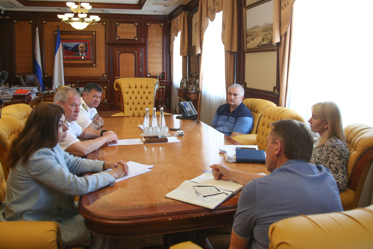Руководитель Росморречфлота и глава Республики Крым обсудили вопросы развития транспортной отрасли в регионе 