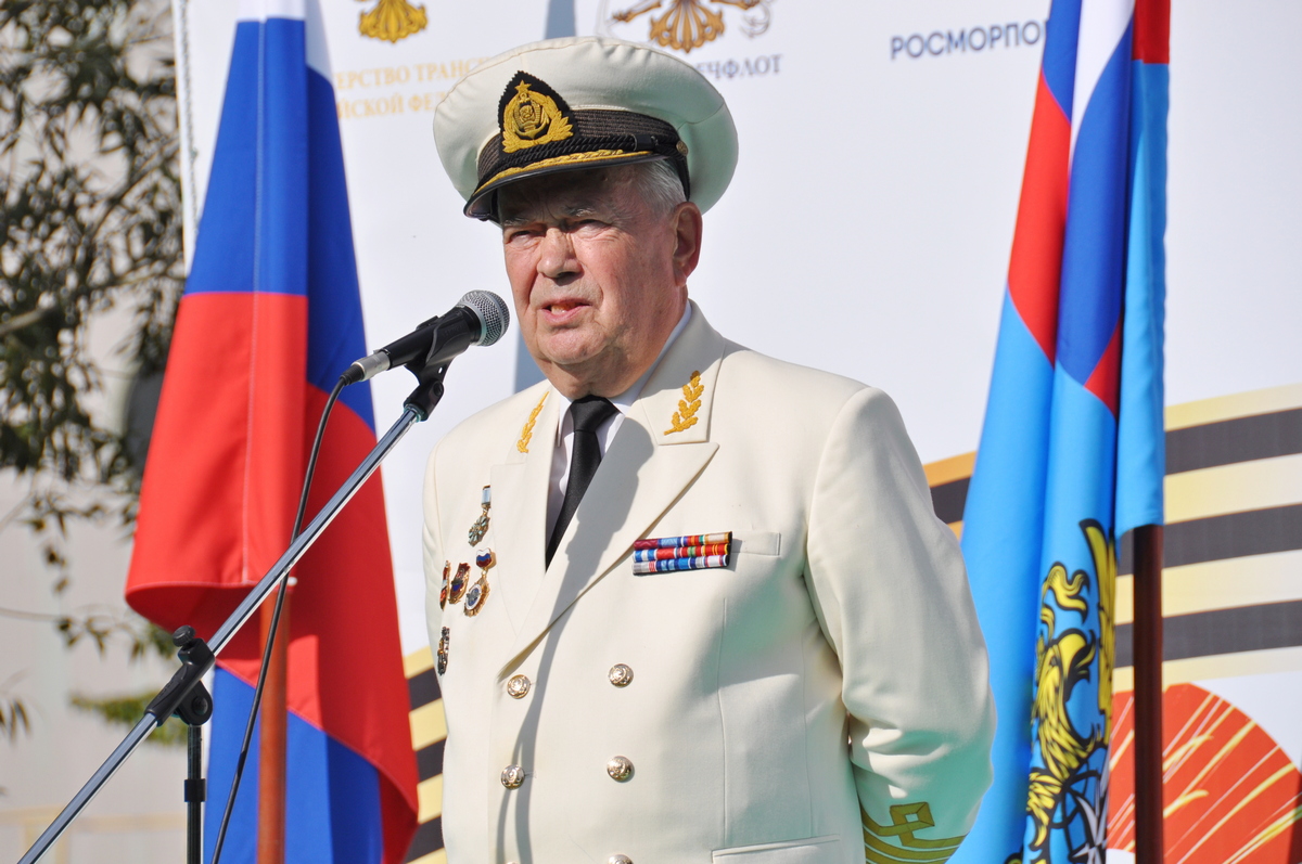 Председатель Совета ветеранов морского и речного флота Юрий Михайлов отмечает 85-летие