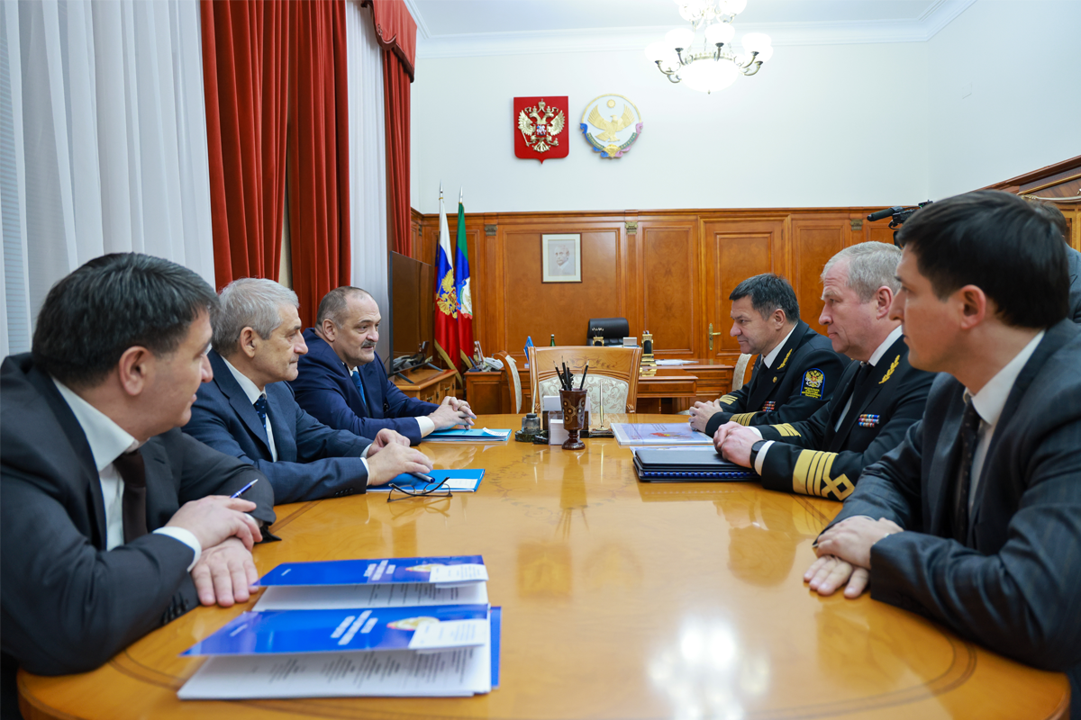 Махачкала может стать морской столицей на Каспии - глава Росморречфлота