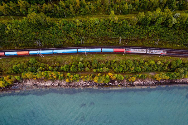 Объем контейнерных перевозок на сети РЖД за 10 месяцев сократился на 3,9%