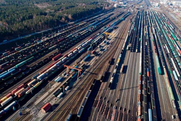 Погрузка на сети РЖД за 4 месяца 2026 года сократилась на 1,9%