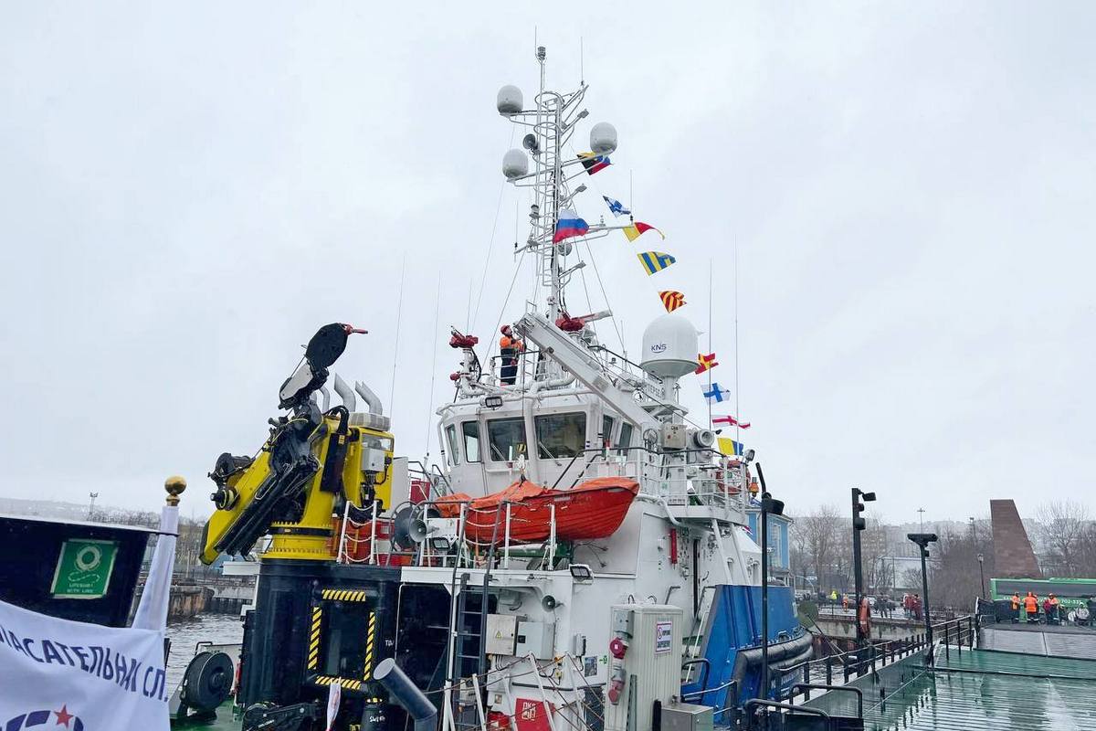 На арктических буксирах «Тиман» и «Тепсей» подняли флаг России