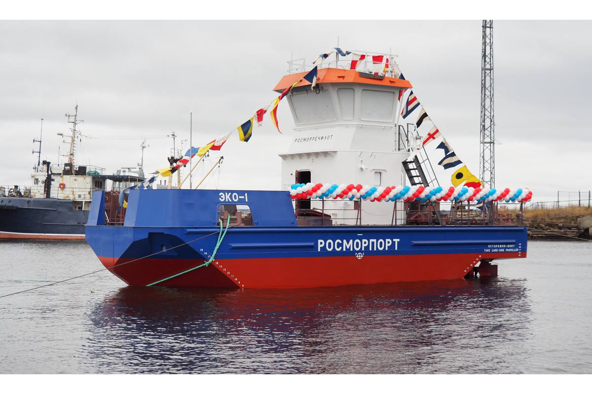 Онежский ССЗ спустил на воду второй нефтемусоросборщик-бонопостановщик