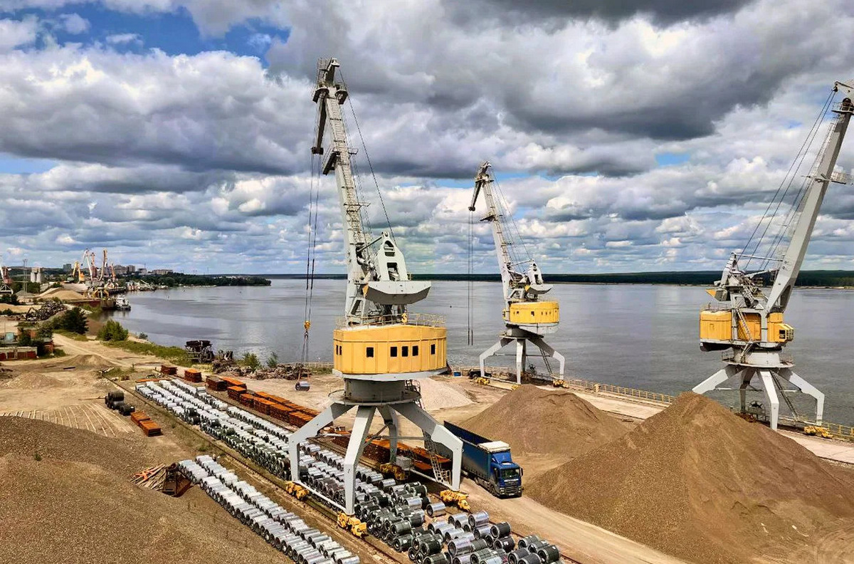 Утверждена «дорожная карта» мультимодального логистического центра на базе Чебоксарского речного порта 