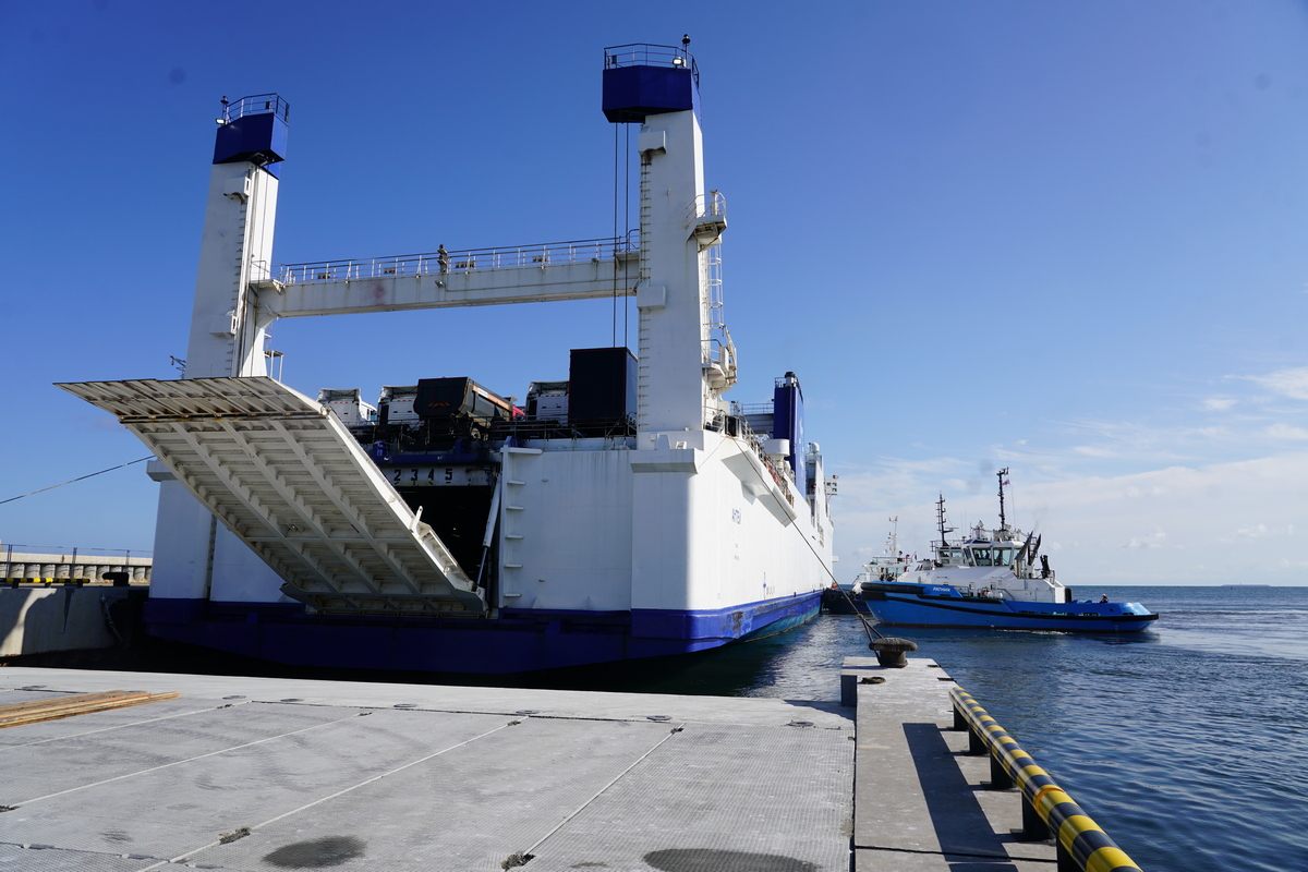 Терминал Пионерский начал регулярный прием паромов