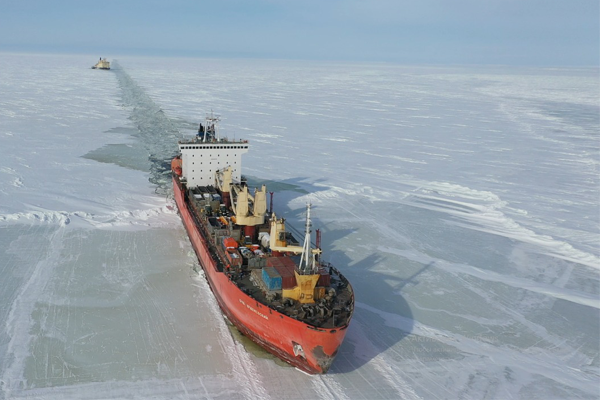 Разгружали прямо на лед: на Таймыр доставили оборудование для освоения Сырадасайского месторождения