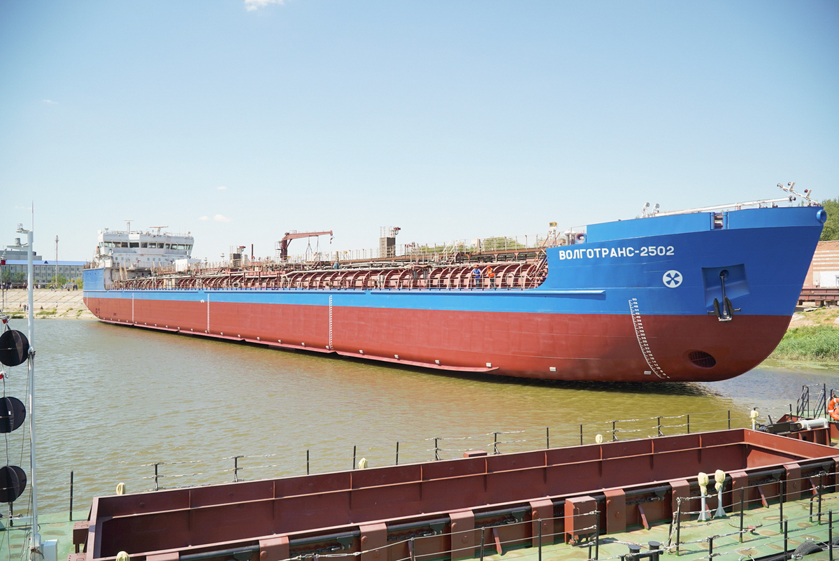В Астрахани спустили на воду танкер-химовоз «Волготранс-2502»