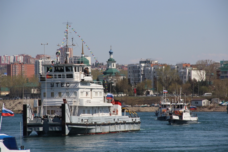 Парадом судов открыли навигацию в Байкало-Ангарском бассейне 