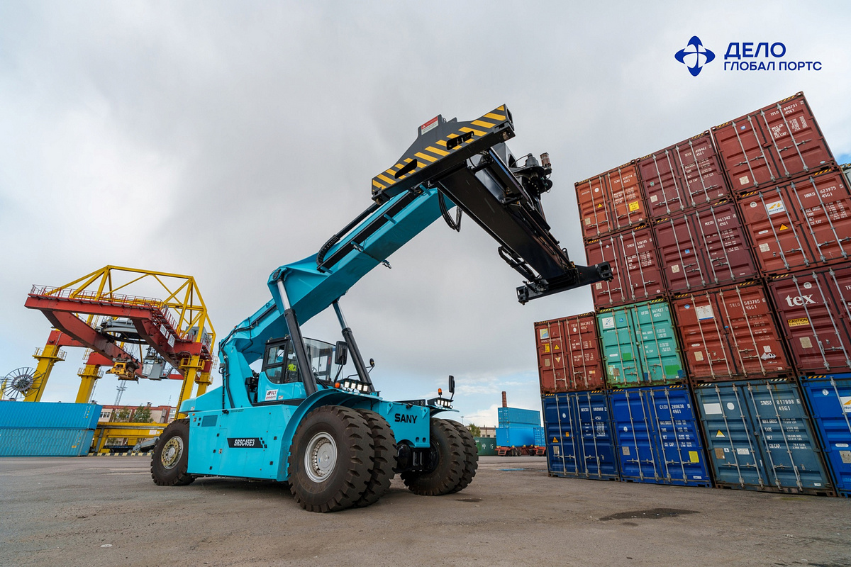 «Глобал Портс» тестирует первый электрический ричстакер в своём парке