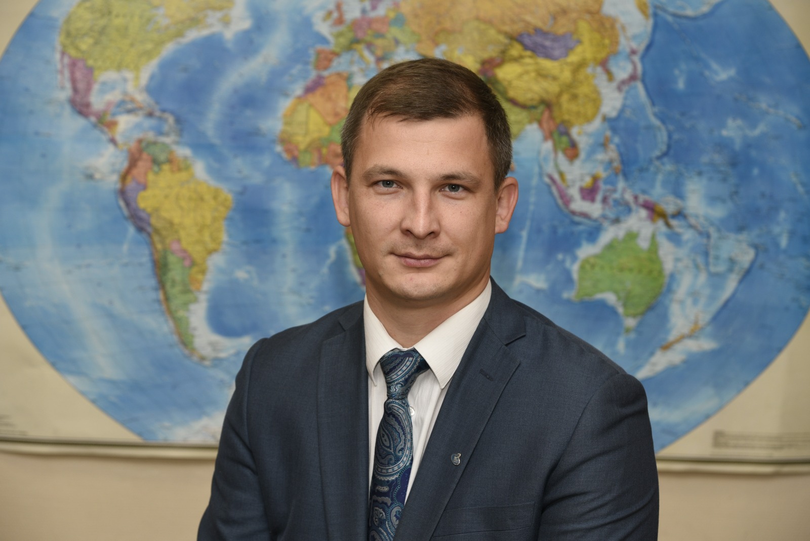 Перевалка грузов кранами теперь ведется из офиса