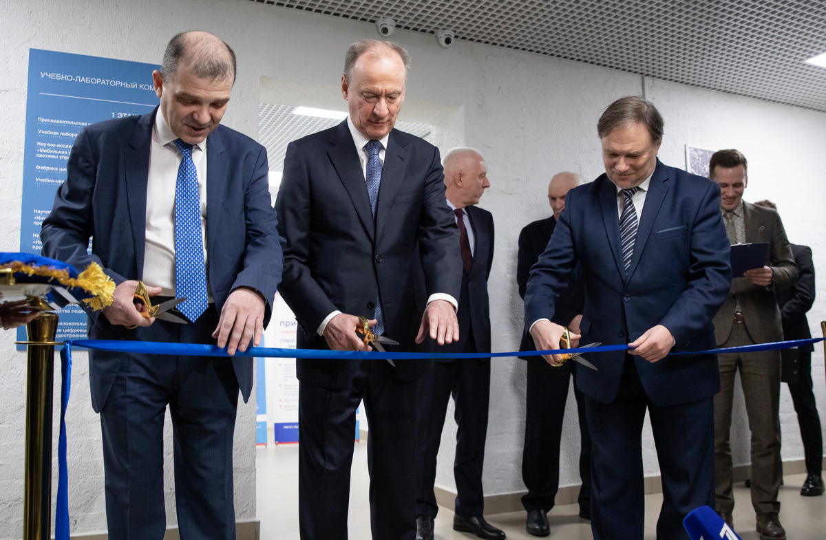 В Корабелке открыли шесть новых лабораторий