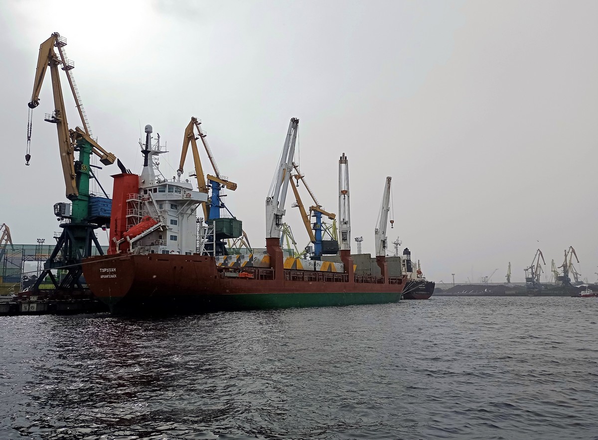Грузооборот морских портов России в апреле сократился на 2,9%