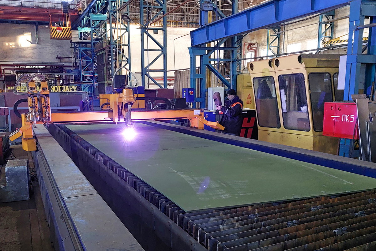 На «Вымпеле» началась резка металла для нового плавучего дока 