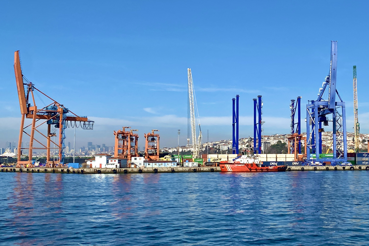 СМИ: Турция остановила транзит санкционных грузов в Россию