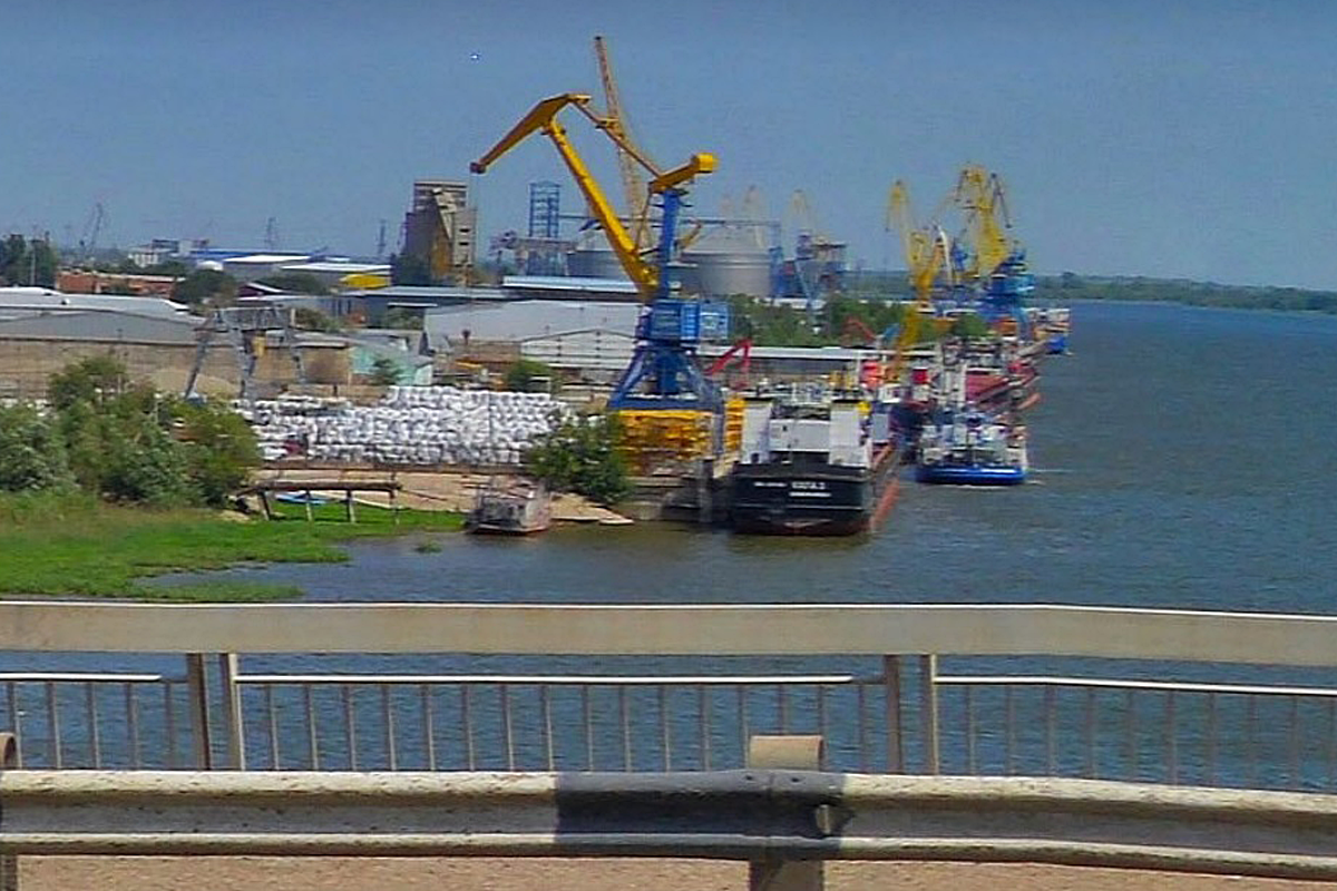 Президент поручил передать «Ростеху» 25,5% акций «Астраханского порта»