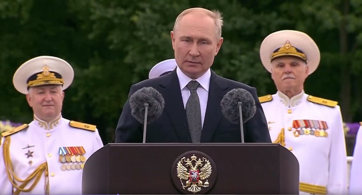 Путин утвердил Морскую доктрину РФ
