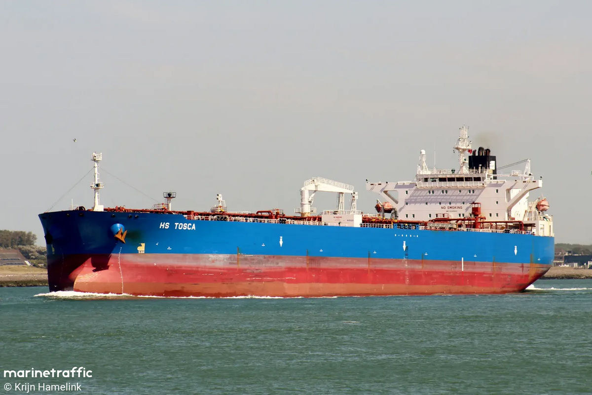 Президент Франции заявил о задержании следующего из Мурманска танкера в Средиземном море