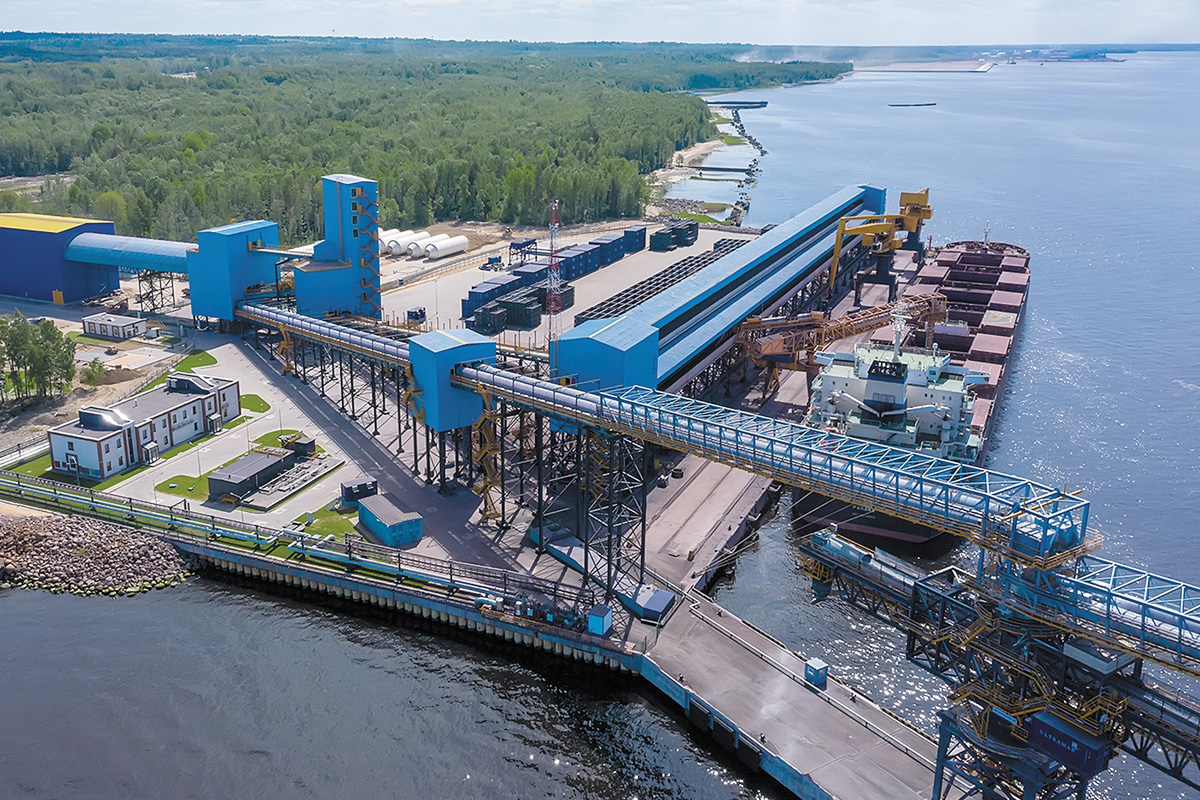 Мощность порта Усть-Луга в Ленобласти к 2030 году увеличат до 180 млн тонн - губернатор