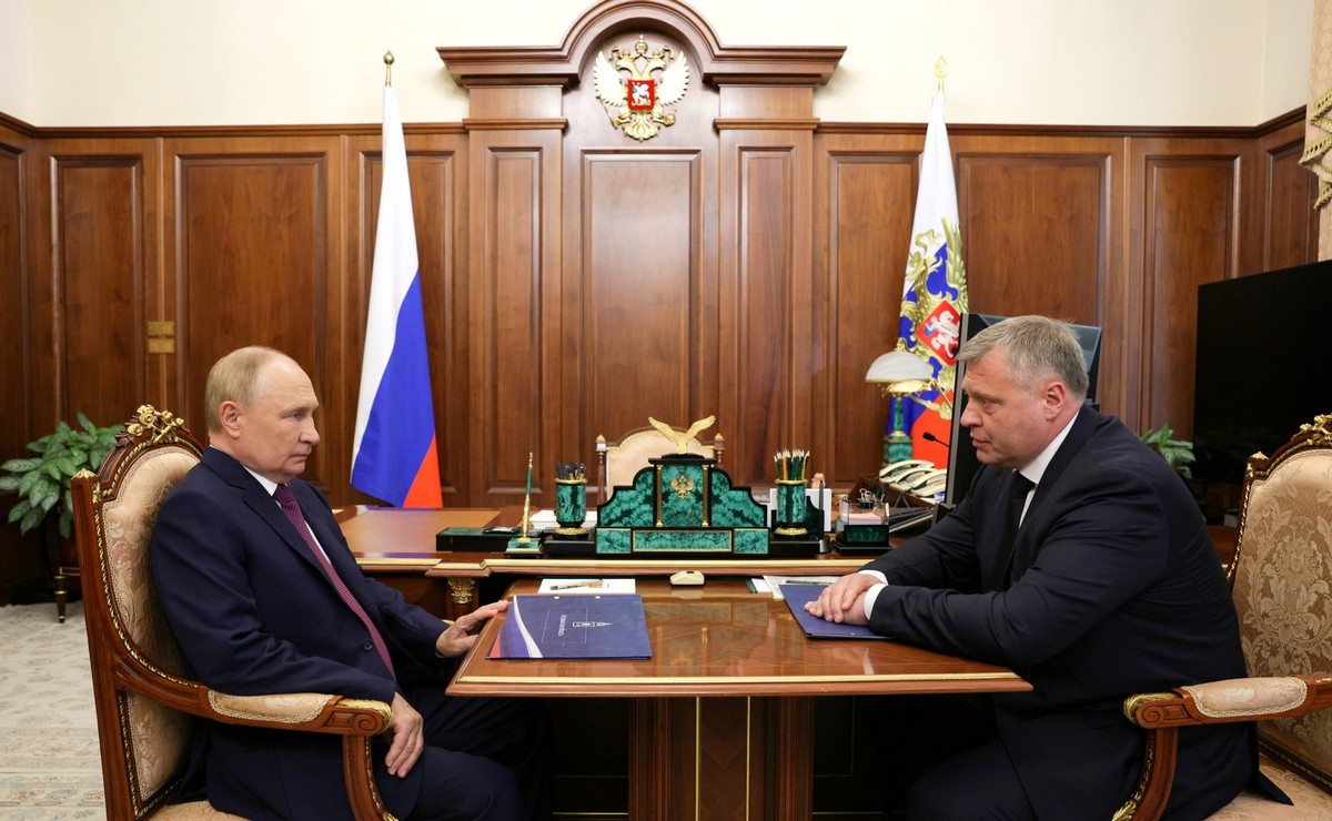 Путин поручил провести научный анализ обмеления Каспия