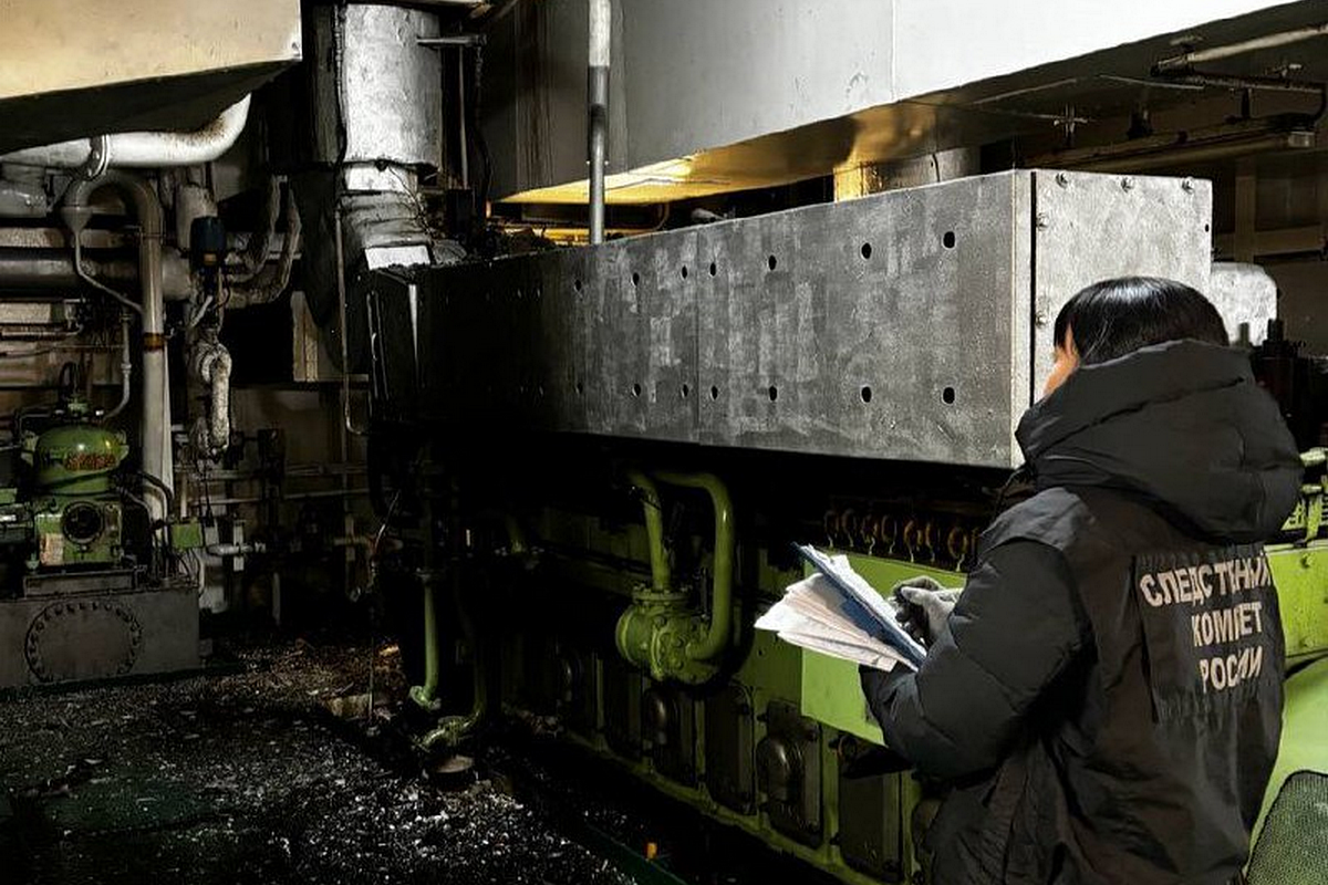 Следователи ведут проверку по факту пожара и взрыва на контейнеровозе в Финском заливе