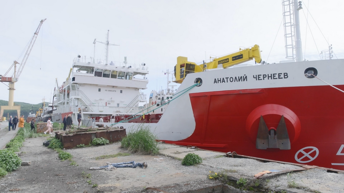 Президент поручил обеспечить поставку судов для перевозок на Чукотке в 2024 году