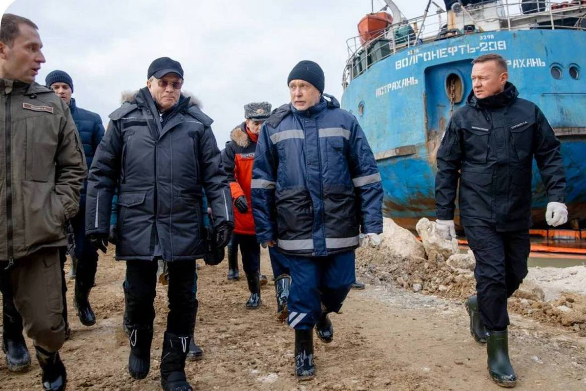 Мазут с танкера «Волгонефть-239» откачают до конца января - глава Минтранса