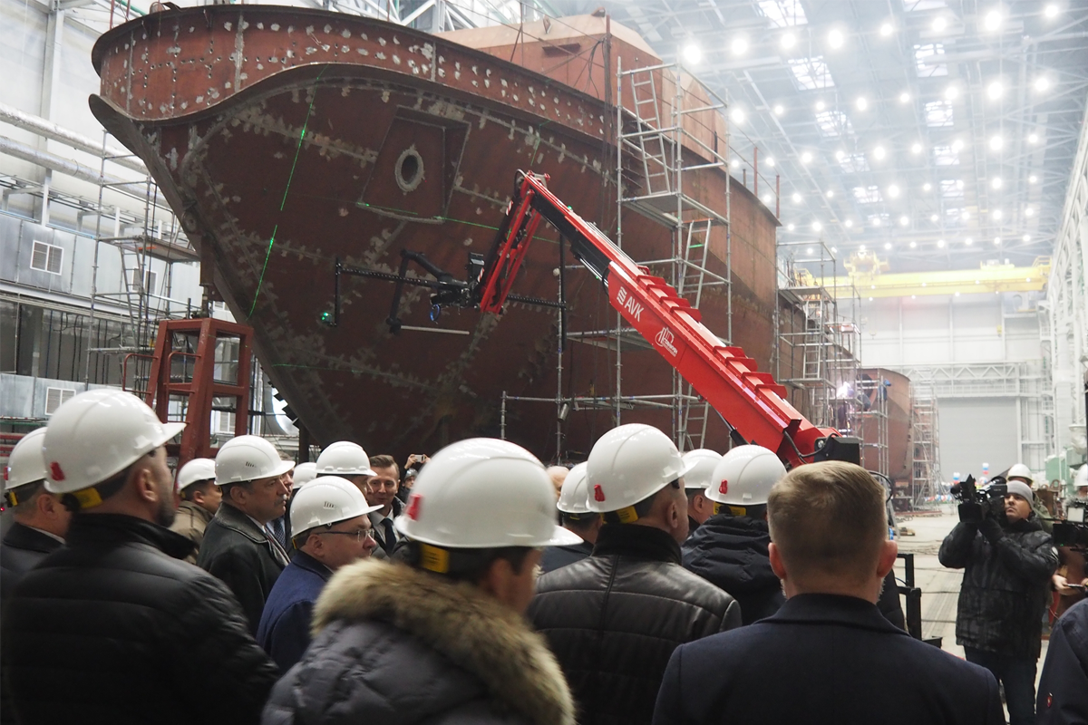 В Петрозаводске заложили две грунтоотвозные шаланды для работы в южных портах