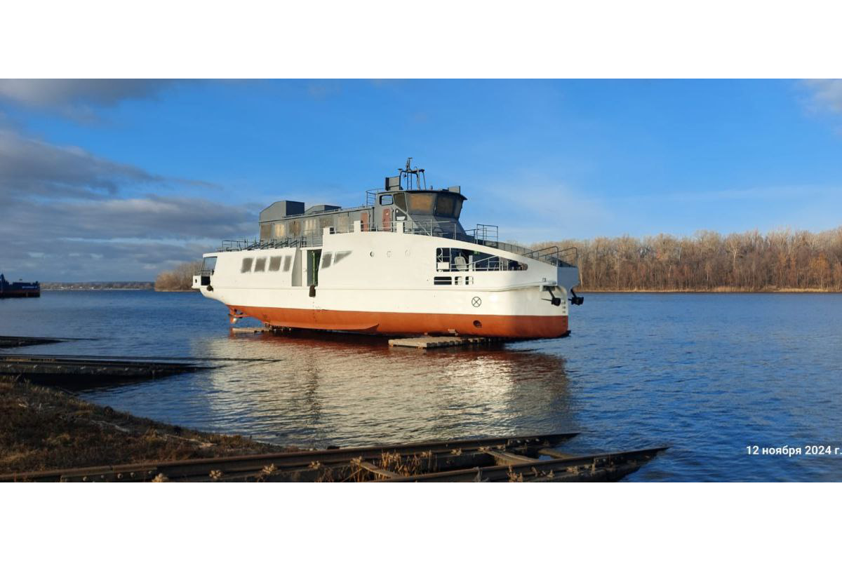 В Самаре спустили на воду пассажирское судно для петербургского НПП