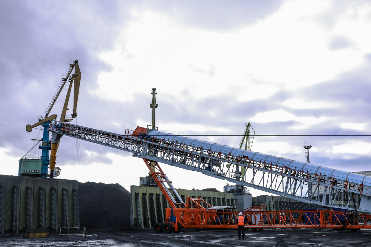 В Мурманском торговом порту прошёл пробный запуск отечественного телестакера