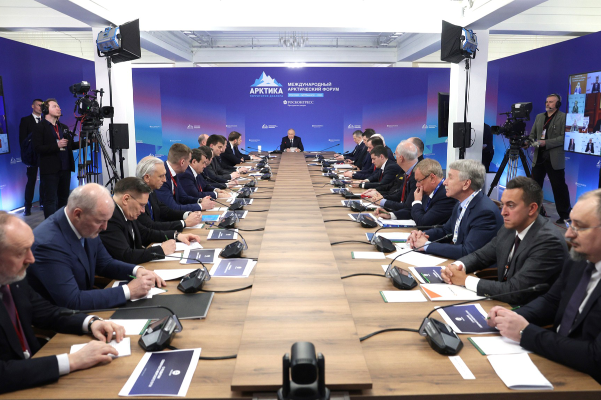 Необходимо определить модель развития Севморпути – Путин Необходимо определить модель развития Севморпути – Путин