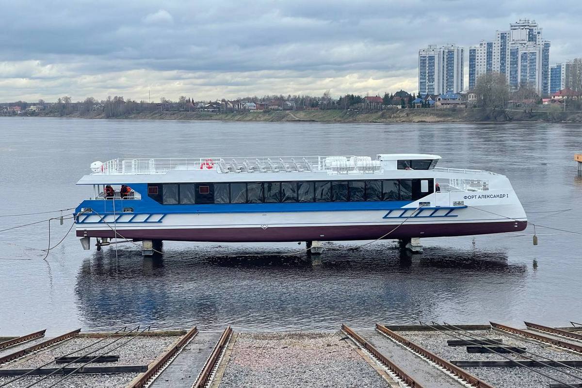 Крымский ССЗ «Море» построит четыре прогулочных катамарана 