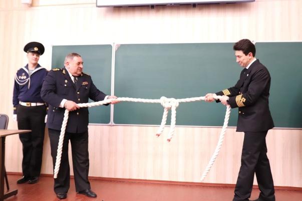 В Макаровке при поддержке «Совкомфлота» открыли учебно-лабораторный комплекс подготовки рядового состава