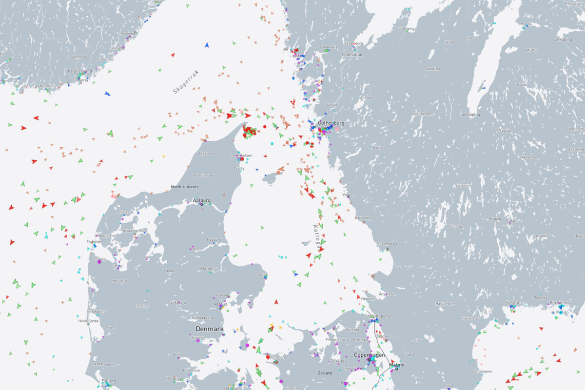 В Эстонии призвали взимать сбор за прохождение судов через Датские проливы