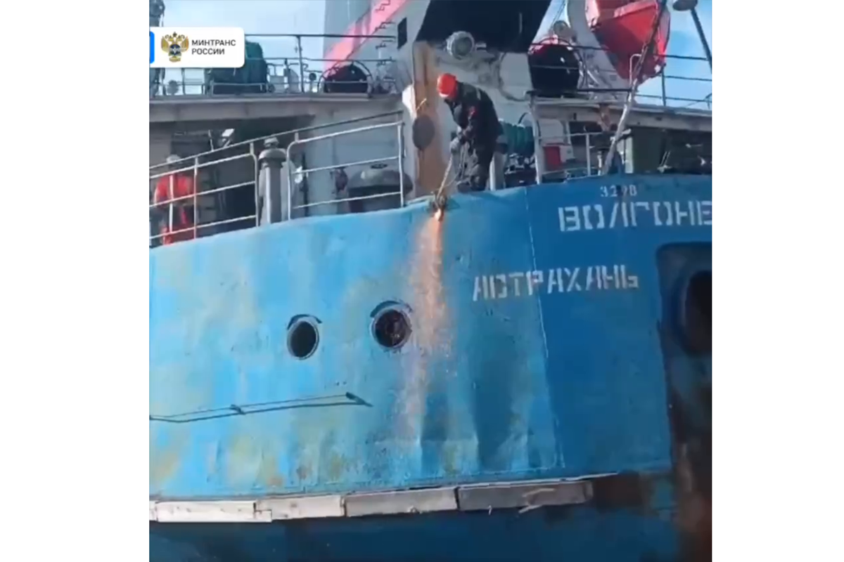 Демонтаж кормы танкера «Волгонефть-239» начался в Краснодарском крае