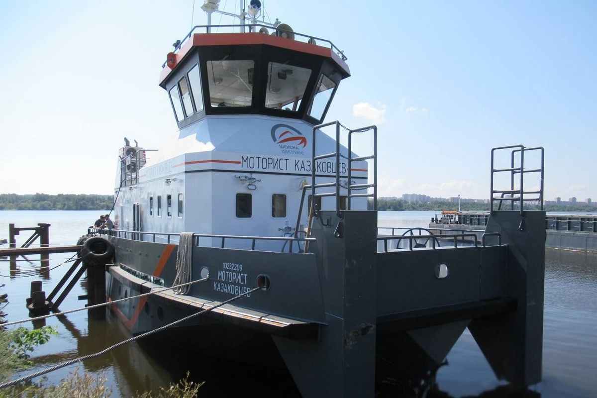 Череповецкий ССЗ спустил на воду буксир-толкач и баржу