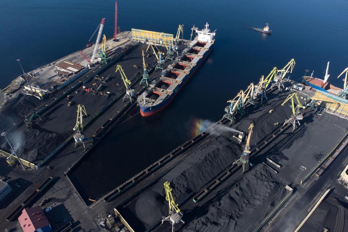 Перевалку угля в Мурманске перенесут на западный берег за 5 лет