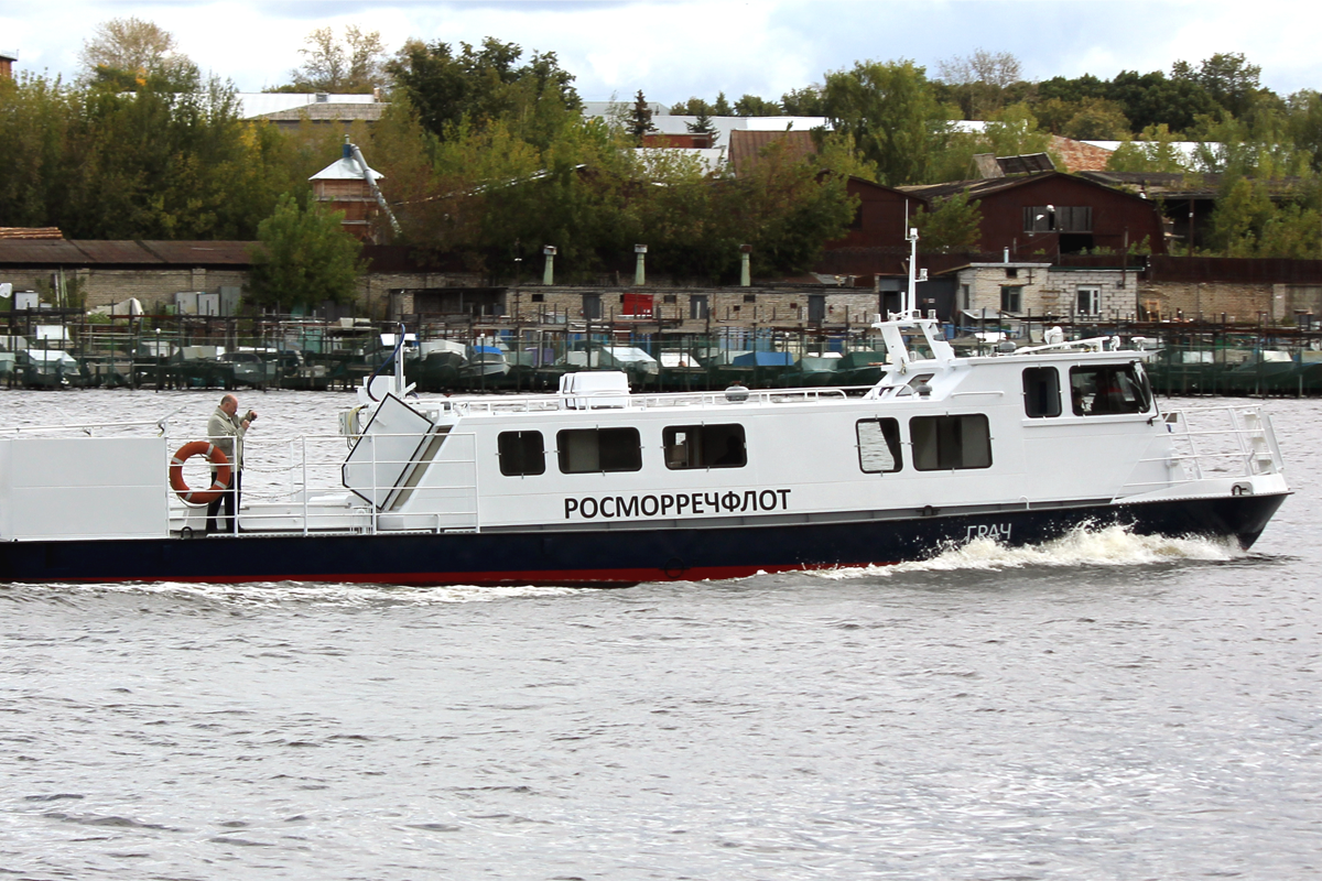 Костромской СМЗ досрочно сдал серию из 11 промерных судов