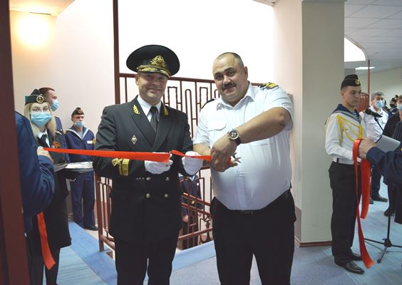 Именную аудиторию речника и госслужащего открыли в Якутском институте водного транспорта