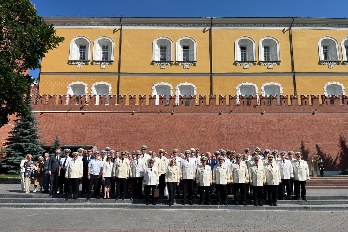 Речники и моряки почтили память павших на фронтах Великой Отечественной войны Речники и моряки почтили память павших на фронтах Великой Отечественной войны