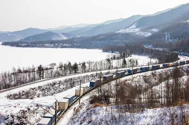 Объем контейнерных перевозок на сети РЖД по итогам 2025 года сократился на 4,1%