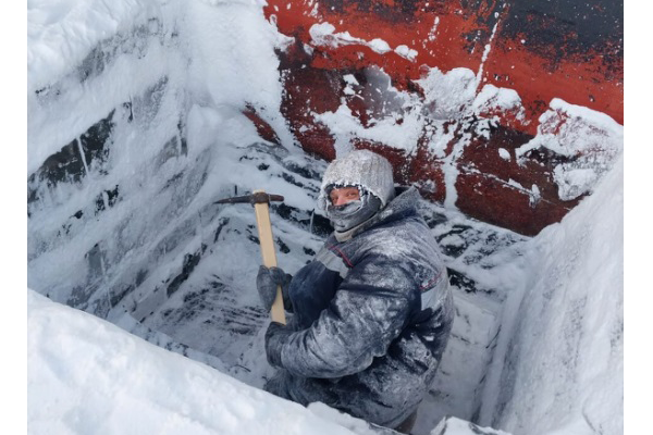 Судоремонт в -50°C: как ремонтируют суда в Якутии