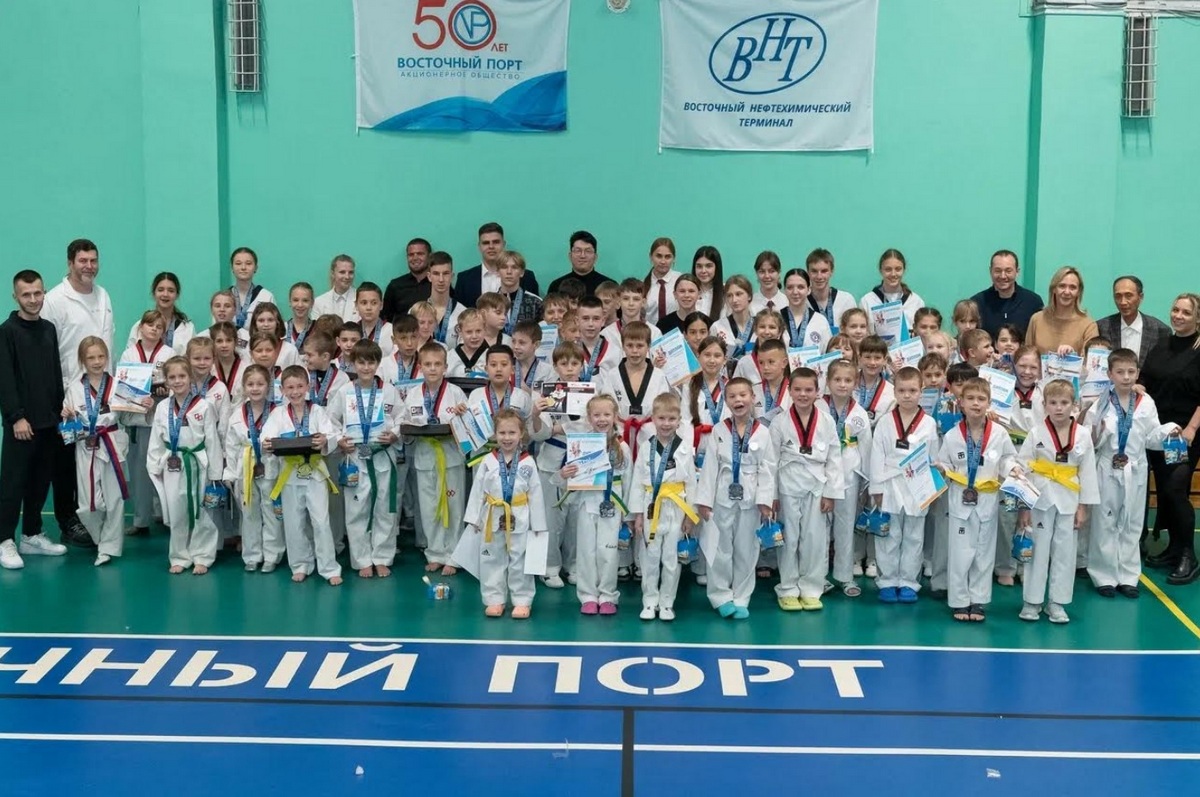 Спартакиада им. гендиректора «Восточного  порта» Леонида Бочкова объединила рекордное количество спортсменов 