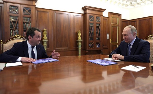 Губернатор попросил помочь с переносом перевалки угля в Мурманске на западный берег