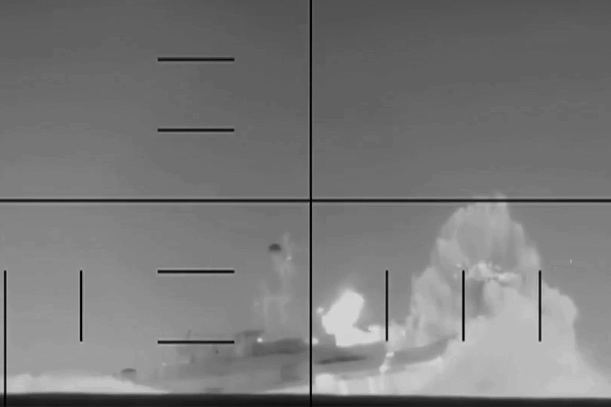 У берегов Шри-Ланки в результате атаки на иранский фрегат пропали без вести около сотни человек