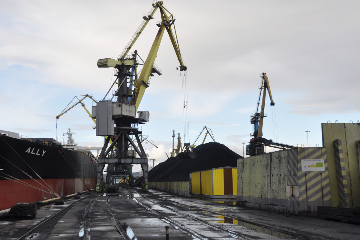 Угольная пыль и затопление угля: о чем спорят угольщики и регулятор